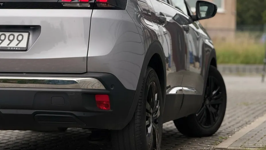 PEUGEOT 3008 -