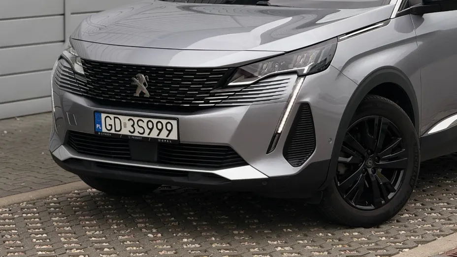 PEUGEOT 3008 -