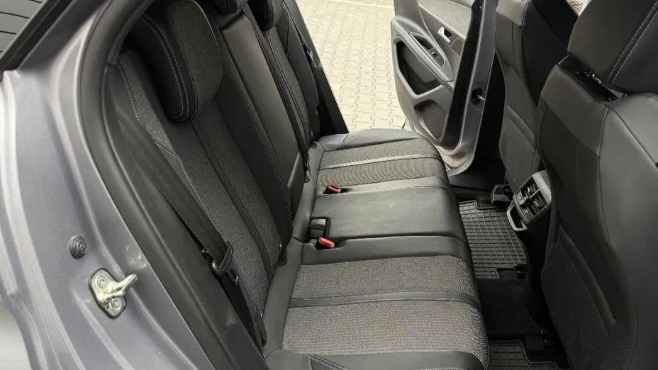 PEUGEOT 3008 -