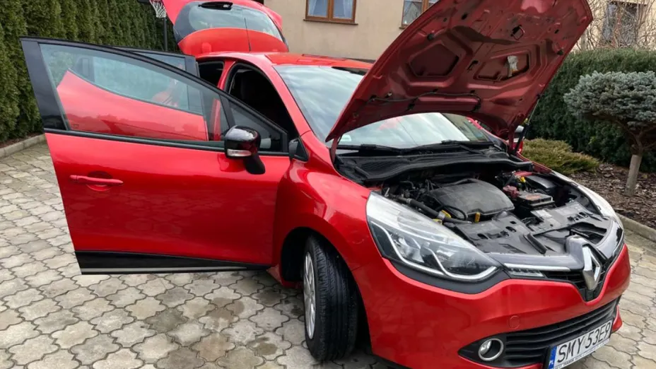 RENAULT Clio -