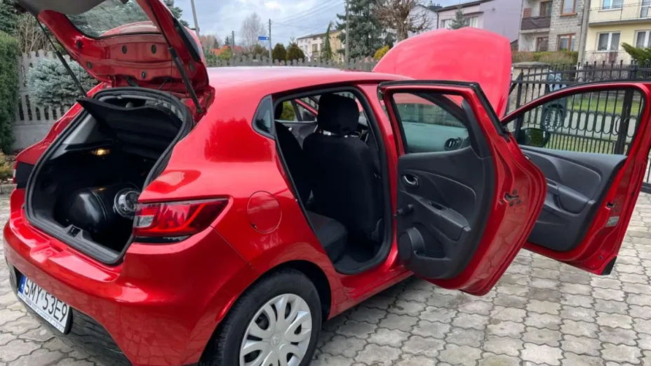 RENAULT Clio -