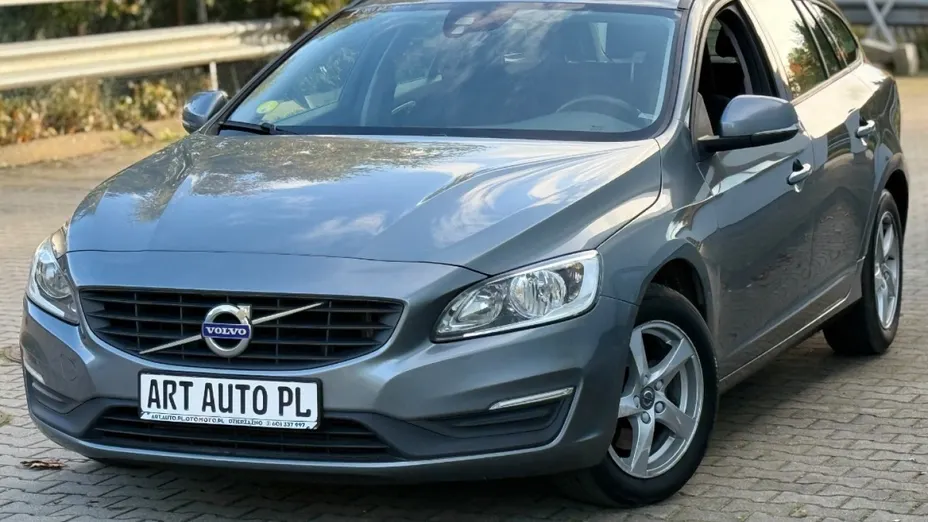 VOLVO V60 -