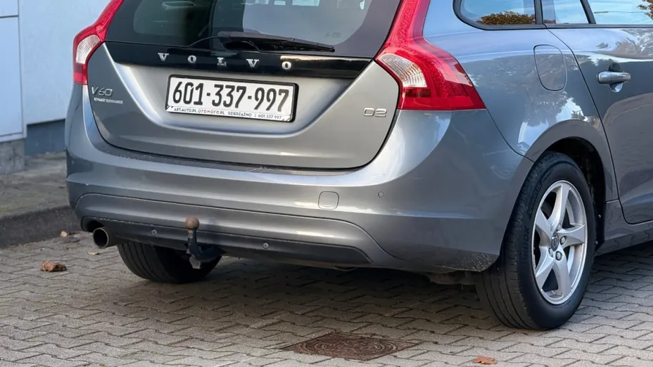 VOLVO V60 -