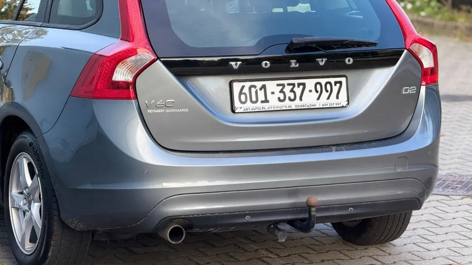 VOLVO V60 -
