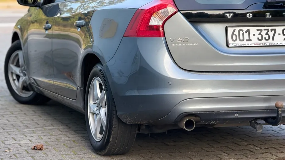 VOLVO V60 -