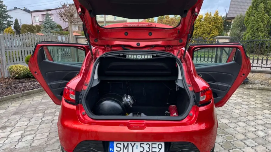 RENAULT Clio -