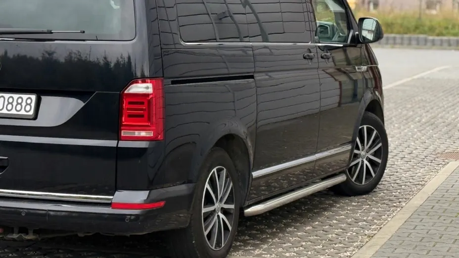 VOLKSWAGEN Multivan -