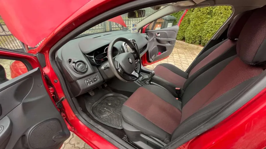 RENAULT Clio -