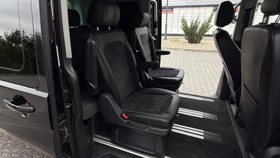 VOLKSWAGEN Multivan -
