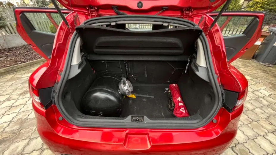 RENAULT Clio -