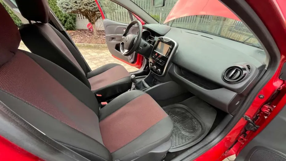 RENAULT Clio -