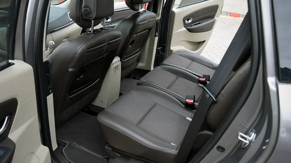 RENAULT Scenic -
