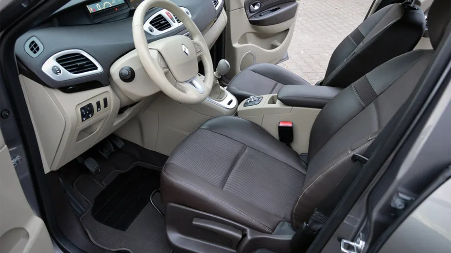 RENAULT Scenic -