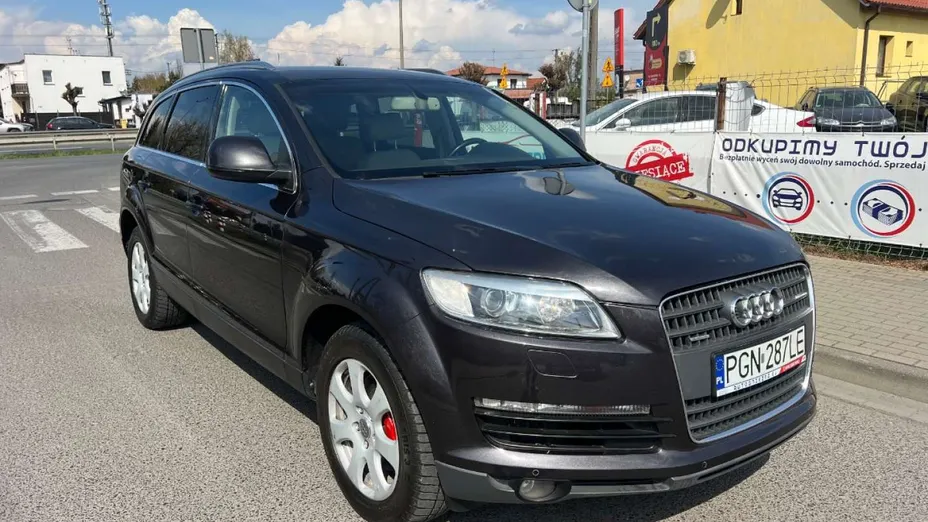 AUDI Q7 -