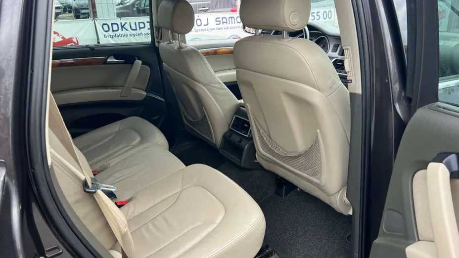 AUDI Q7 -