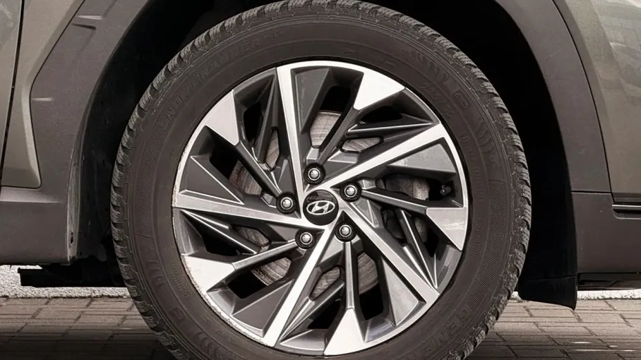 HYUNDAI Tucson -