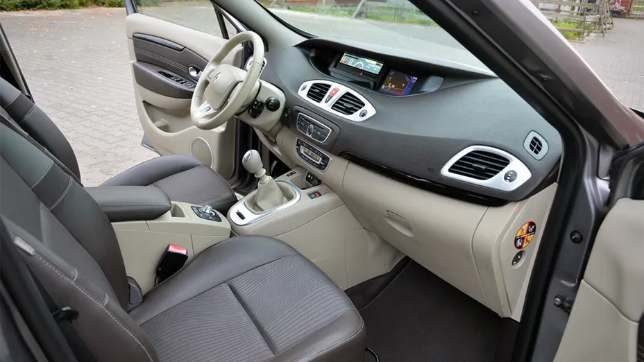 RENAULT Scenic -
