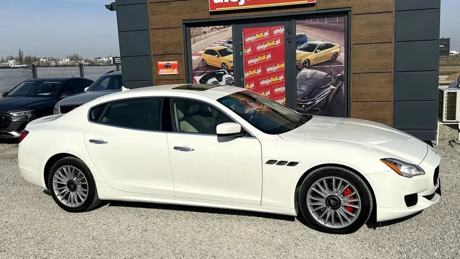 MASERATI Quattroporte -