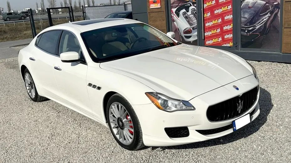 MASERATI Quattroporte -
