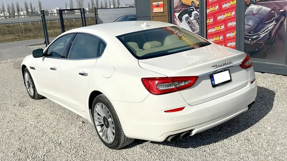 MASERATI Quattroporte -