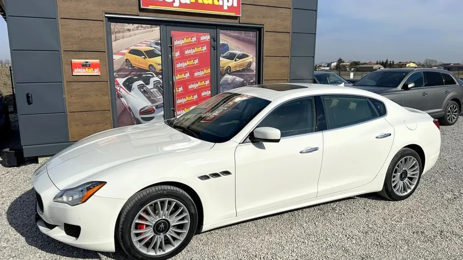MASERATI Quattroporte -