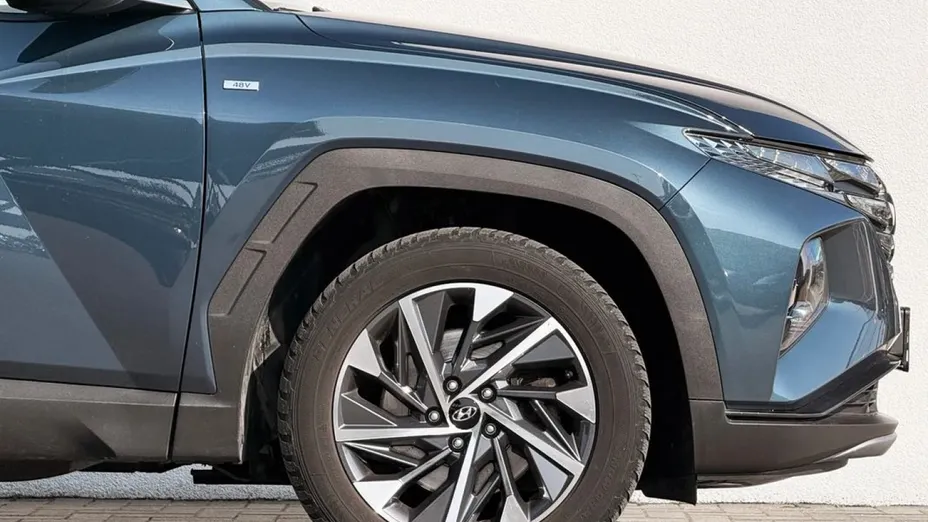 HYUNDAI Tucson -