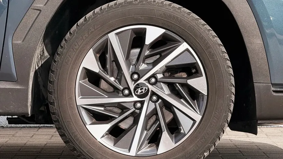 HYUNDAI Tucson -