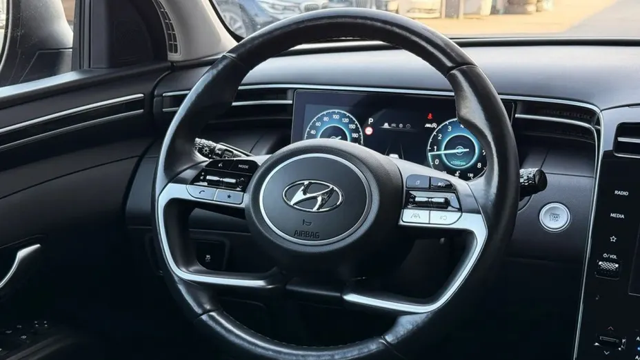 HYUNDAI Tucson -
