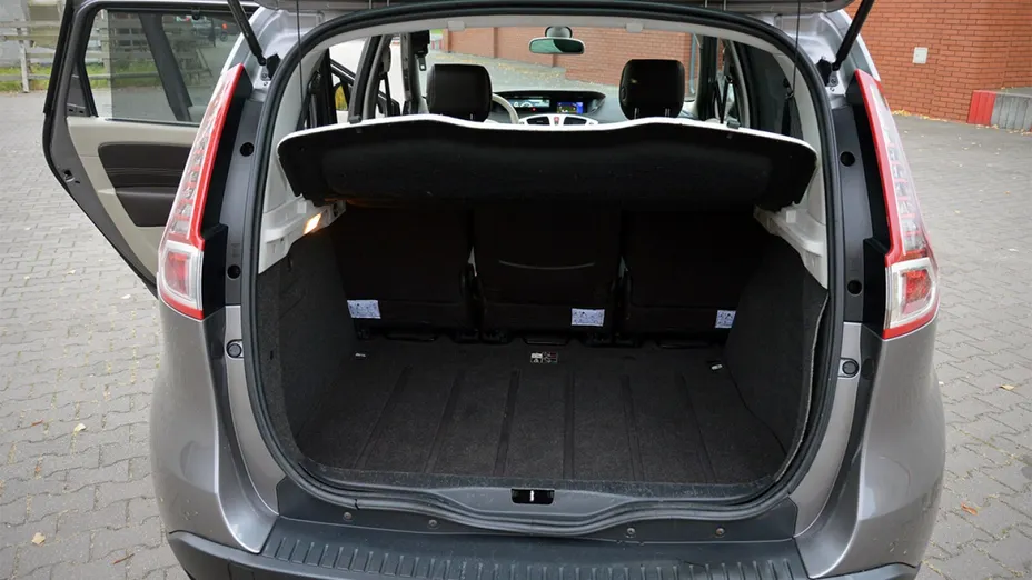 RENAULT Scenic -