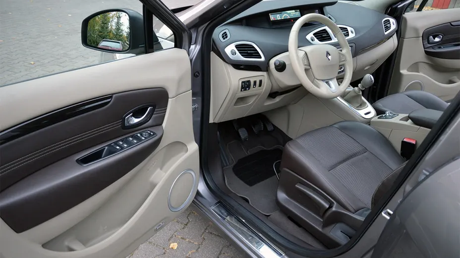 RENAULT Scenic -