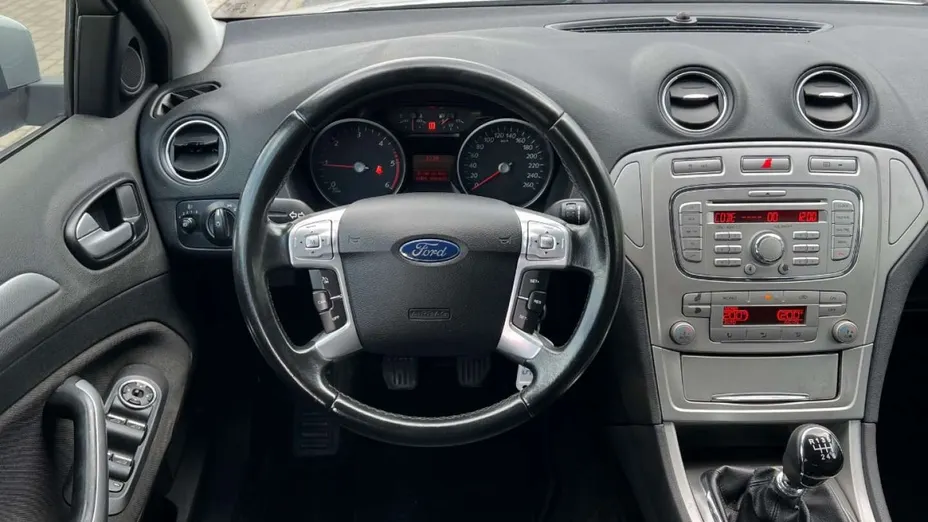 FORD Mondeo -