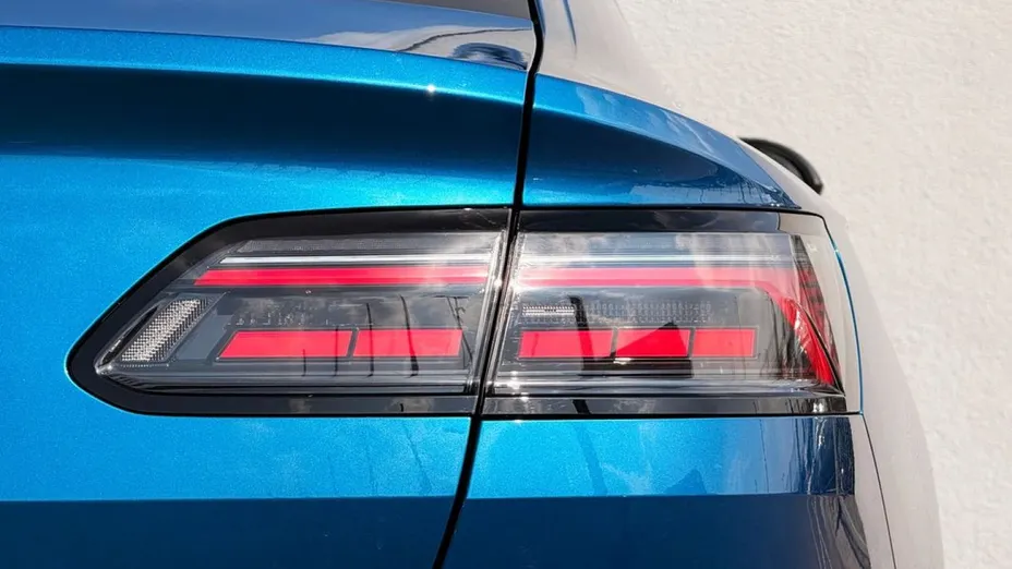 VOLKSWAGEN Arteon -
