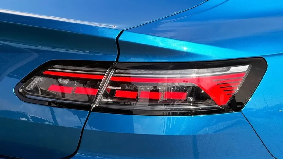 VOLKSWAGEN Arteon -