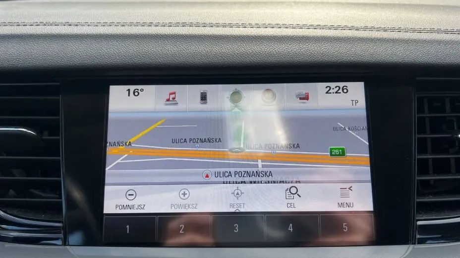 OPEL Insignia -