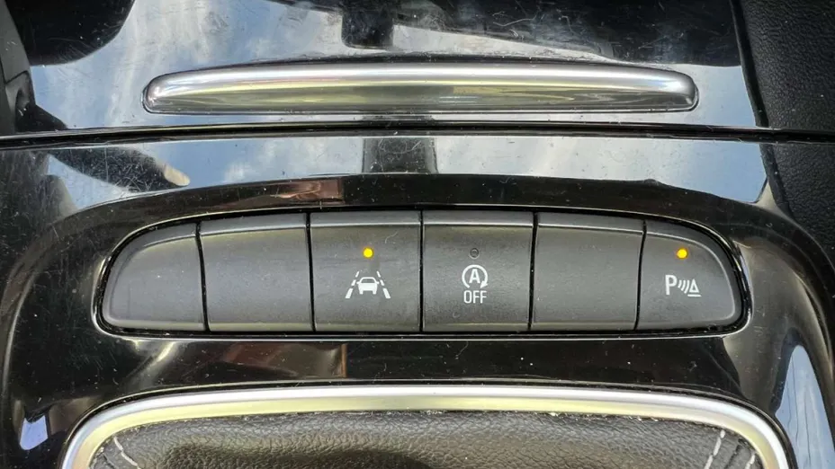 OPEL Insignia -
