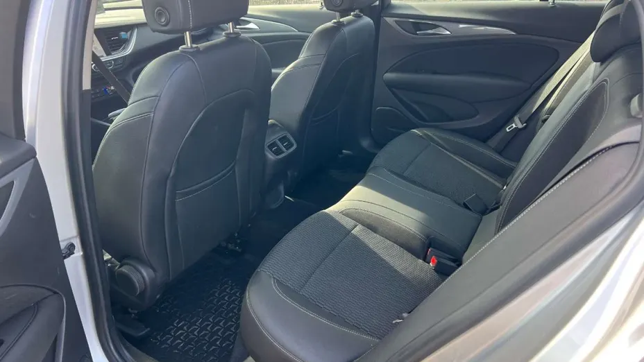 OPEL Insignia -
