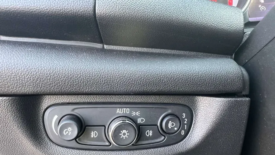 OPEL Insignia -