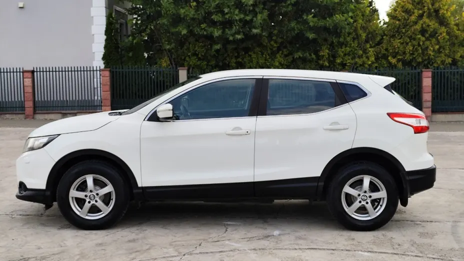 NISSAN Qashqai -