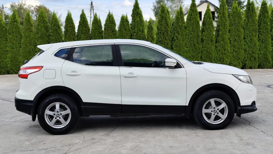 NISSAN Qashqai -
