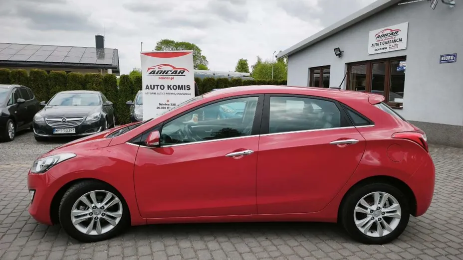 HYUNDAI i30 -