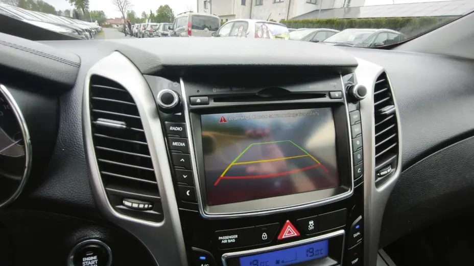 HYUNDAI i30 -