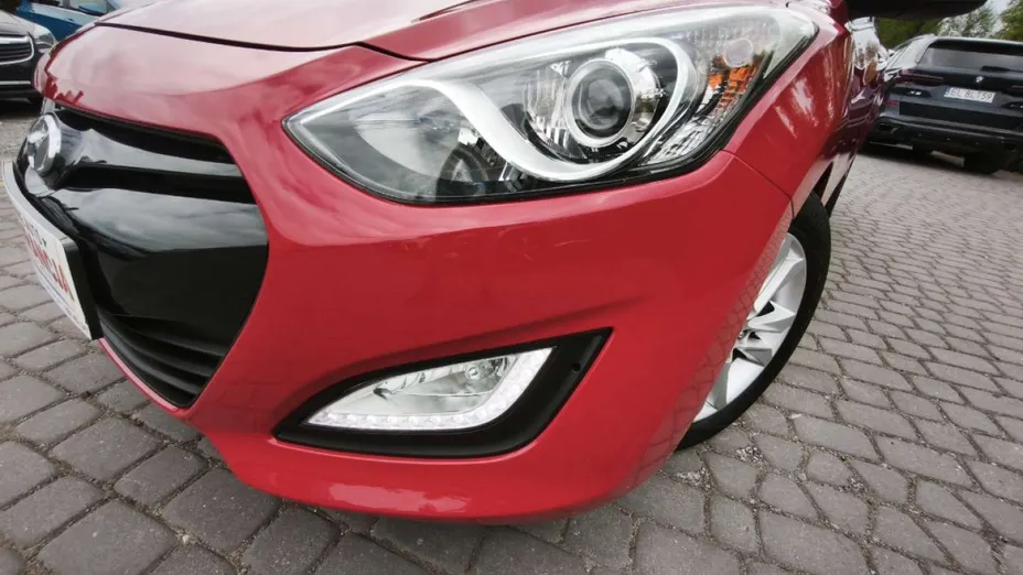 HYUNDAI i30 -