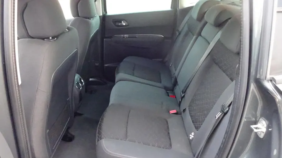 PEUGEOT 3008 -