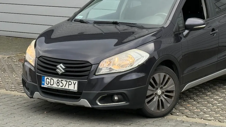 SUZUKI SX4 -