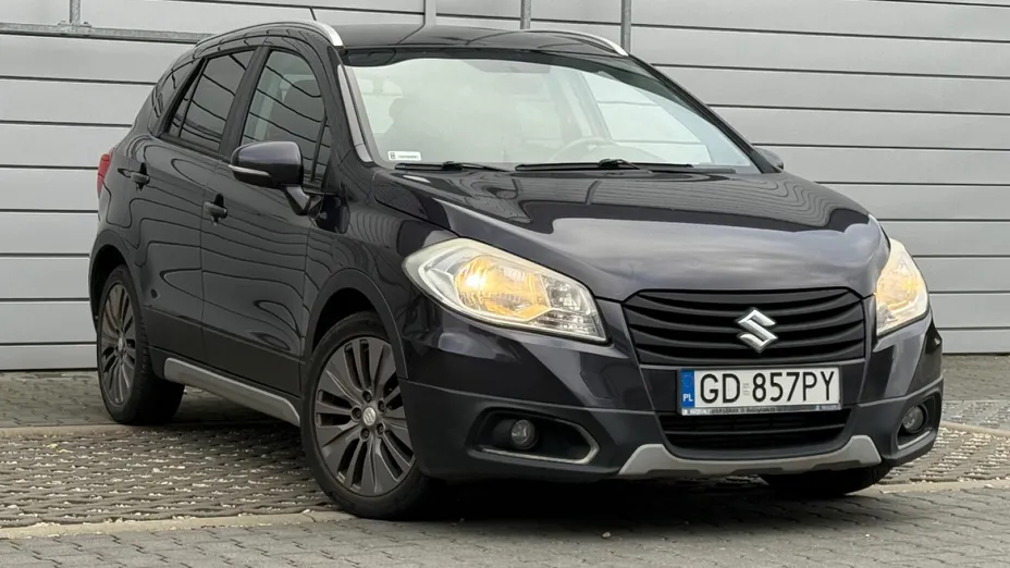 SUZUKI SX4 -