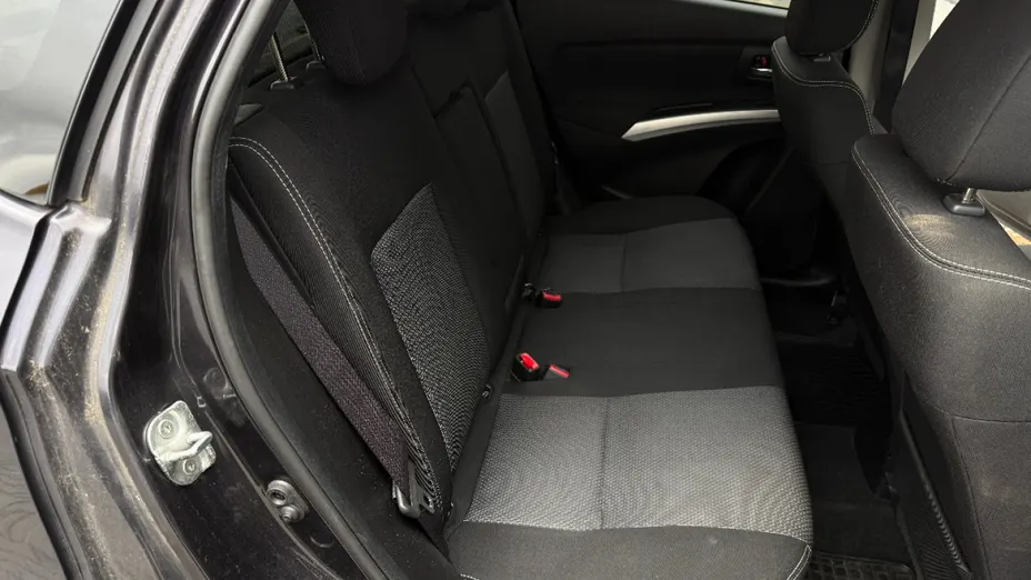 SUZUKI SX4 -
