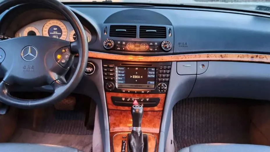 MERCEDES-BENZ E Klasa -