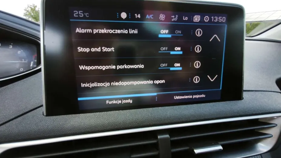 PEUGEOT 5008 -