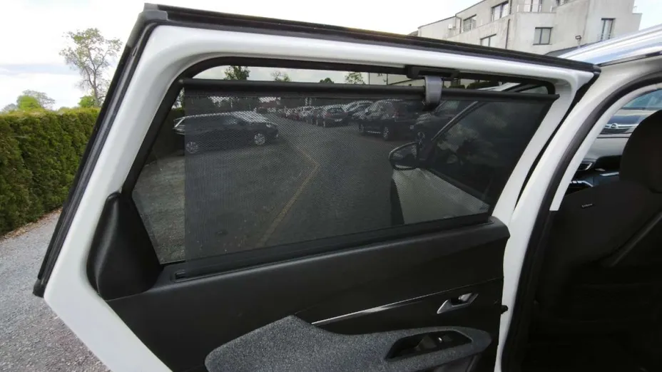 PEUGEOT 5008 -