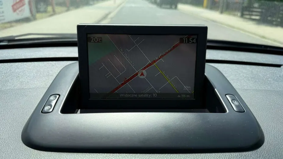 PEUGEOT 3008 -